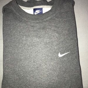 Nike pullover sweatshirt